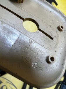 OSŁONA RYGLA MOCOWANIA OPARCIA FOTELA KANAPY TYŁ PORSCHE MACAN 95B