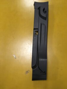 BOCZEK BAGAŻNIKA MOCOWANIE ROLETY GRAND SCENIC IV