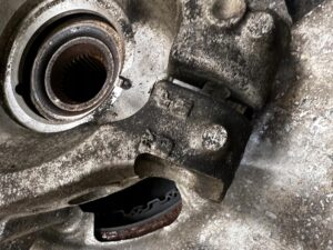 ZWROTNICA TARCZA PRZÓD LEWY LAND ROVER DISCOVERY SPORT V L550 LIFT 2.0 D