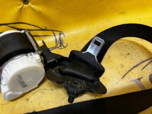 PAS BEZPIECZEŃSTWA LEWY PRZÓD BMW E92 M3 9138243