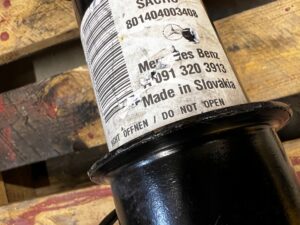 NOGA AMORTYZATOR ZWROTNICA ZAWIESZENIE PRZÓD LEWY INFINITI Q30