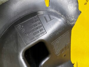 ŚCIANKA DZIAŁOWA TUNELU POWIETRZA BMW F40