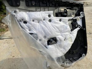 TAPICERKA BOCZEK DRZWI PRAWY TYŁ INFINITI Q30 EU