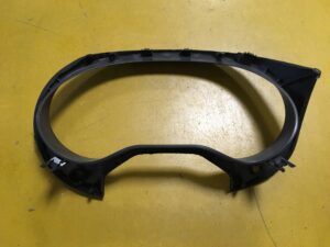 OSŁONA RAMKA LICZNIKÓW ZEGARÓW INFINITI Q30 QX30