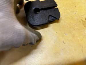 OSŁONA OBUDOWA WYGŁUSZENIE SŁUPKA PRZÓD A MERCEDES GLS X166