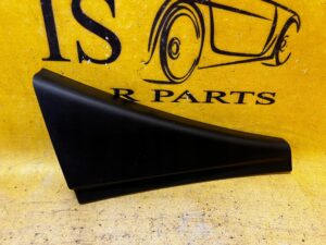 ZAŚLEPKA TRÓJKAT DRZWI TYŁ TYLNYCH PRAWA TOYOTA HILUX VIII 8