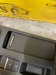 PODŁOKIETNIK SCHOWEK ŚRODEK FORD KUGA MK3 ST-LINE