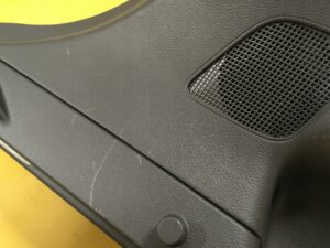 LEWY BOCZEK TAPICERKA BAGAŻNIKA INFINITI Q30