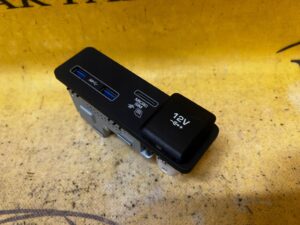 PANEL ADAPTER GNIAZDO INTERFEJS 12V USB SIM RANGE ROVER EVOQUE II L551