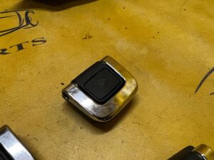 KOMPLET SZYNY PROWADNICE PODŁOGI BAGAŻNIKA PEUGEOT 508 I KOMBI SW