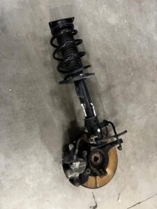 NOGA ZWROTNICA AMORTYZATOR PRZÓD PRAWY PEUGEOT 2008 II 1.5 BLUE HDI