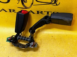 ZAPINKA ZAMEK PASA BEZP KANAPY TYŁ EVOQUE L551