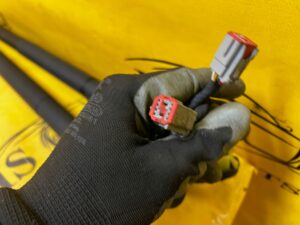 KOMPLET SIŁOWNIKI ELEKTRYCZNE KLAPY TYŁ BAGAŻNIKA FORD EXPLORER MK6