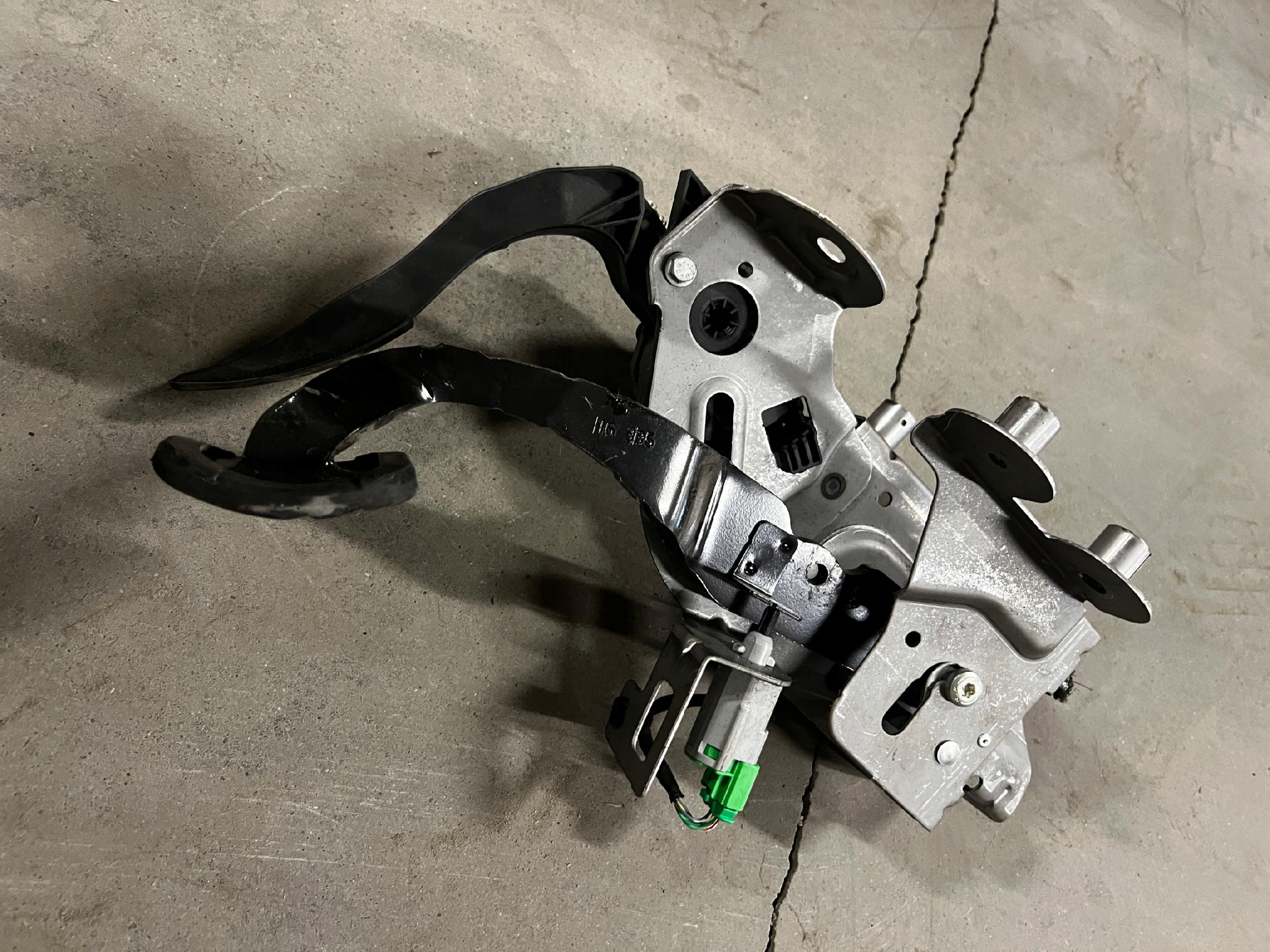 PEDAŁY GAZ HAMULEC MANUAL RENAULT SCENIC IV