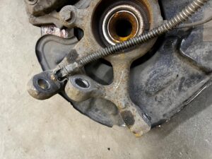 ZWROTNICA TARCZA ZACISK PRZÓD LEWY MERCEDES CLS W218 3.0 CDI 4MATIC 4X4