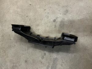 KANAŁ TUNEL NAWIEWU POWIETRZA PORSCHE MACAN 95B