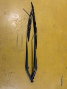 RAMIONA WYCIERACZEK KOMPLET NISSAN E-NV200 NV200