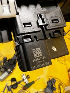 PRZEŁĄCZNIK SZYBY PRAWY PRZÓD FORD KUGA MK3 ESCAPE