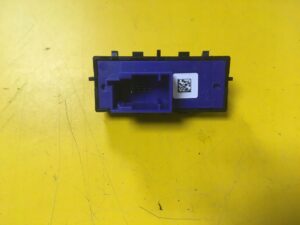 PRZYCISK OTWIERANIA TYLNEJ KLAPY PEUGEOT 3008 II