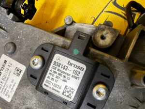 SIŁOWNIK MECHANIZM KLAPY TYŁ BAGAŻNIKA MERCEDES CLS W218 SHOOTING BRAKE