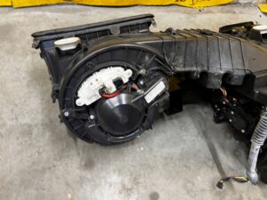 KOMPLETNA NAGRZEWNICA DMUCHAWA KLIMATYZACJI 3 STREFY MERCEDES GLS X166