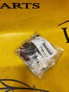 ZATRZASK PRZEWODU CHŁODNICY OLEJU SILNIKOWEGO BMW 5 F07 F10 7 F01 NOWY OEM