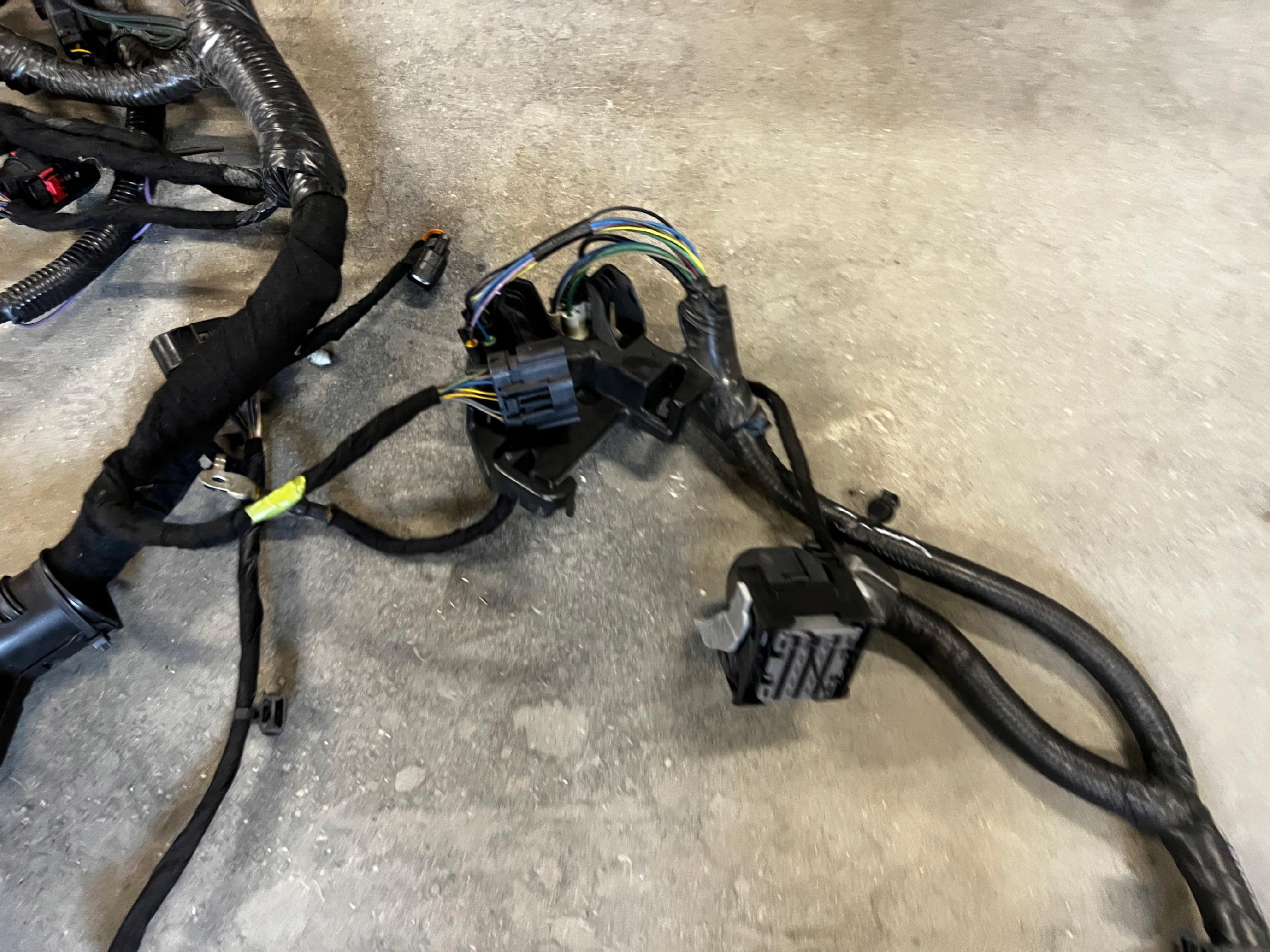 WIĄZKA INSTALACJA OKABLOWANIE SILNIKA FORD BRONCO 21- 2.7 V6 ECOBOOST