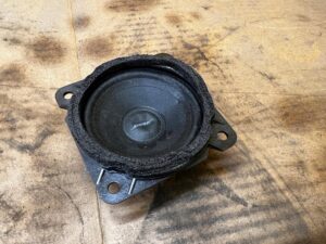 GŁOŚNIK KONSOLI DESKI BOSE INFINITI Q70 Q60 Q50 Q40 Q30 NISSAN MURANO Z51