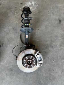 NOGA ZWROTNICA AMORTYZATOR MCPHERSON PRZÓD PRAWY DACIA SANDERO III 1.0 SCE