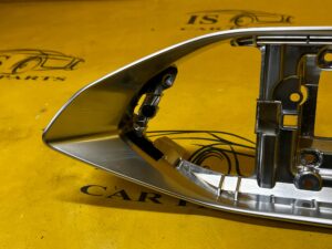 RAMKA WYŚWIETLACZA OSŁONA DEKOR CHROM DESKI NAWIGACJI PEUGEOT 308 II T9 EU