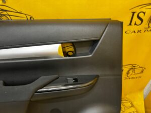 BOCZEK TAPICERKA DRZWI TYŁ TYLNY LEWY LEWA TOYOTA HILUX VIII 8