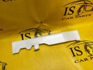 PRAWY UCHWYT MOCOWANIE WYKŁADZIN LR DISCOVERY L550