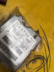 NIE WYSTRZELONY SENSOR MODUŁ AIRBAG PODUSZEK POWIETRZNYCH PEUGEOT 508 I