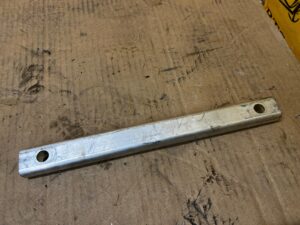 ROZPÓRKA WSPORNIK KIELICHÓW PRZÓD MERCEDES GL X166