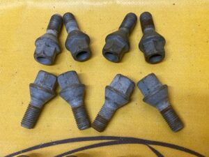 ŚRUBY DO KÓŁ SZPILKI FELG DACIA SANDERO II KOMPLET