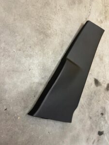 OSŁONA POSZYCIE SŁUPKA ŚRODKOWEGO B PRAWA PRAWY RENAULT CAPTUR I PRZEDLIFT