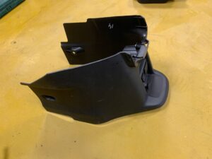 TUNEL ŚRODKOWY OSŁONA AUX USB NISSAN E-NV200 NV200