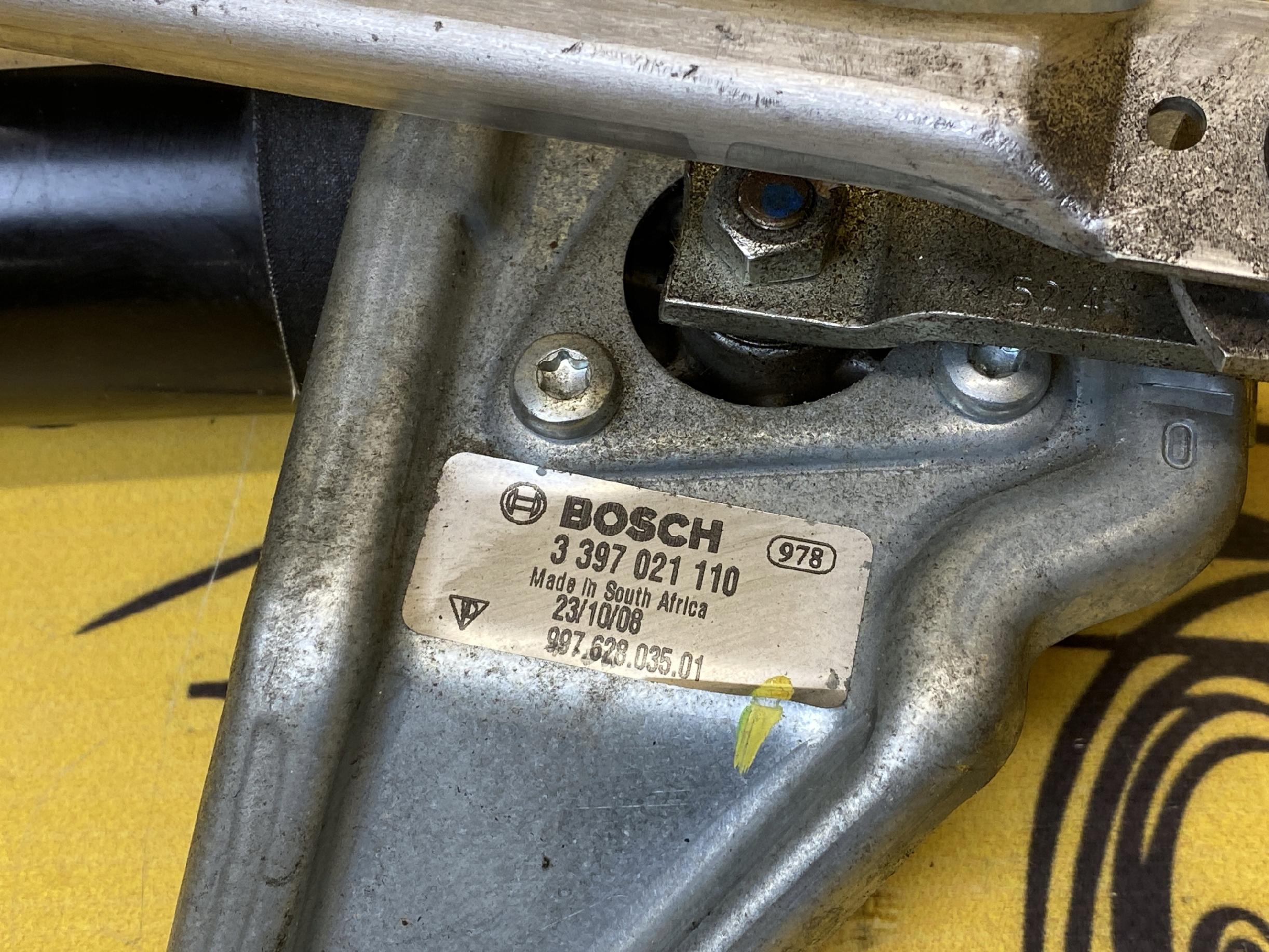 SILNICZEK MECHANIZM WYCIERACZE PORSCHE 987 911 997