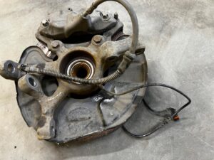 ZWROTNICA TARCZA ZACISK PRZÓD LEWY MERCEDES CLS W218 3.0 CDI 4MATIC 4X4