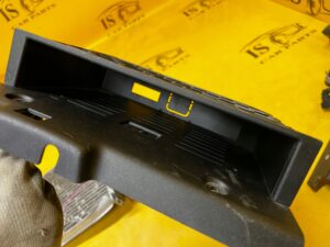 PÓŁKA SCHOWKA KIESZEŃ KSIĄŻKI FORD FIESTA MK8