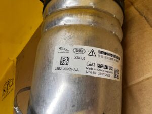 AMORTYZATOR PNEUMATYCZNY PRZÓD PRAWY LAND ROVER DEFENDER II L663