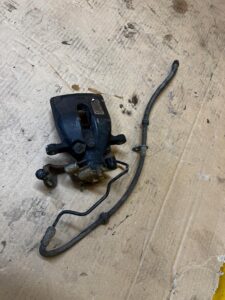 ZACISK HAMULCOWY TYŁ PRAWY PEUGEOT 508 I 2.0 HDI RXH 4HYBRID