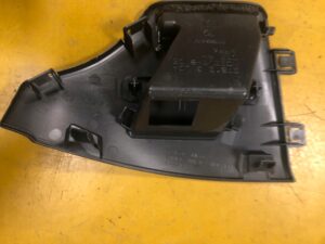 OSŁONA ZAŚLEPKA POKRYWA PRAWA NISSAN LEAF ZE0