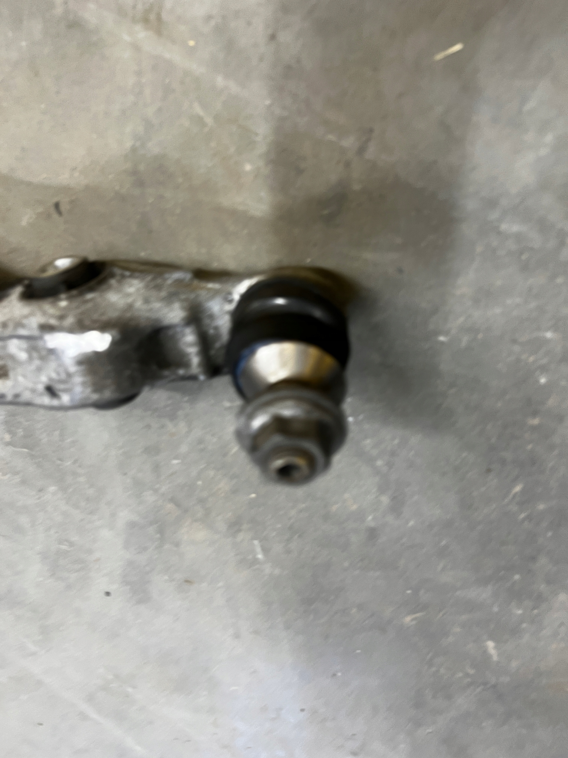 WAHACZ PRZÓD PRZEDNI PRAWY DOLNY VOLVO XC90 II