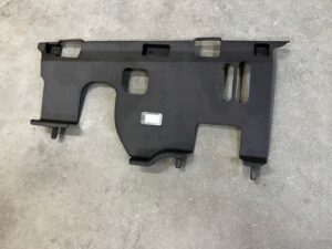 OSŁONA MASKOWNICA DOLNA KONSOLI DESKI LAND ROVER DISCOVERY 5 V L462 LHD