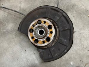 ZWROTNICA PIASTA TYŁ LEWY MERCEDES CLS W218 3.0 CDI