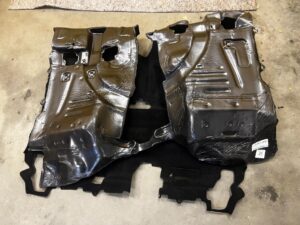 KOMPLET MATA DYWAN WYKŁADZINA PODŁOGI FORD BRONCO 21-