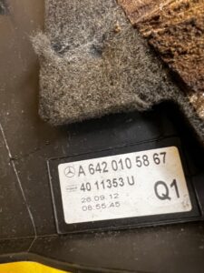 OSŁONA POKRYWA GÓRNA SILNIKA MERCEDES CLS W218 3.0 CDI V6