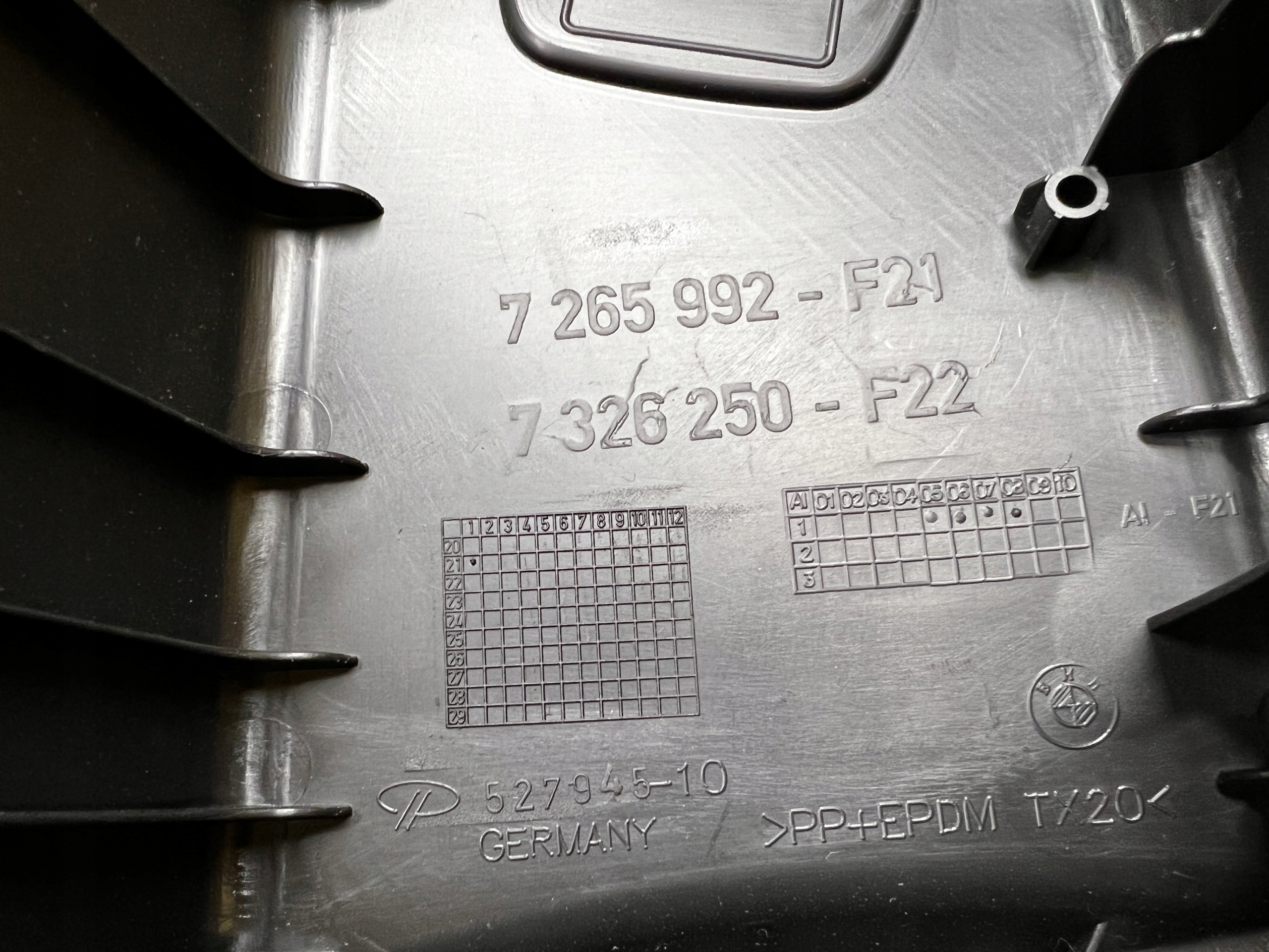 OSŁONA TAPICERKA POSZYCIE SŁUPKA ŚRODKOWEGO B PRAWA BMW 1 F21 2 F22