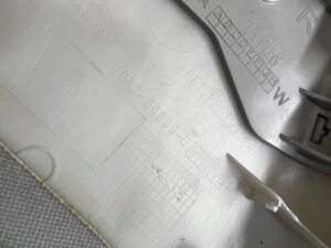 OSŁONA POSZYCIE SŁUPKA ŚRODKOWEGO B PRAWA PRAWE RANGE ROVER VELAR L560